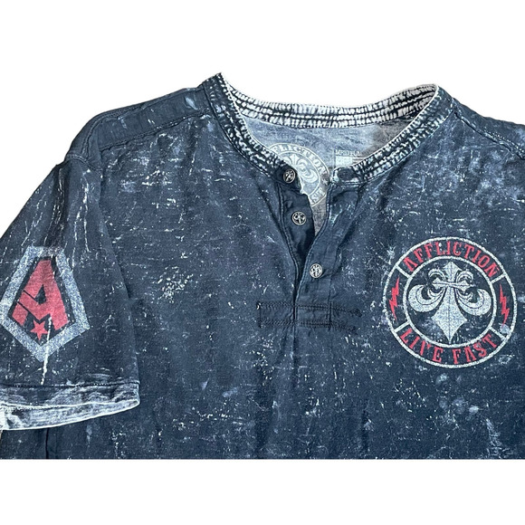 Affliction Life Fast Men's T-Shirt Size M Buttons Embroidered Black Shirt Cross - Picture 2 of 12